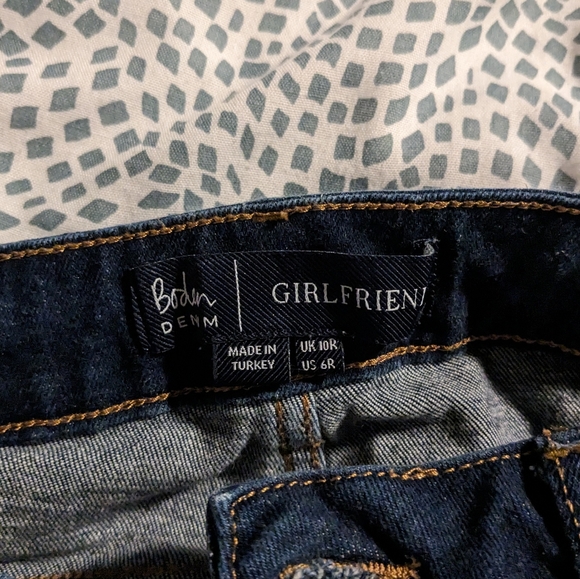 BRAND NEW Boden Girlfriend dark wash jeans - Picture 2 of 2